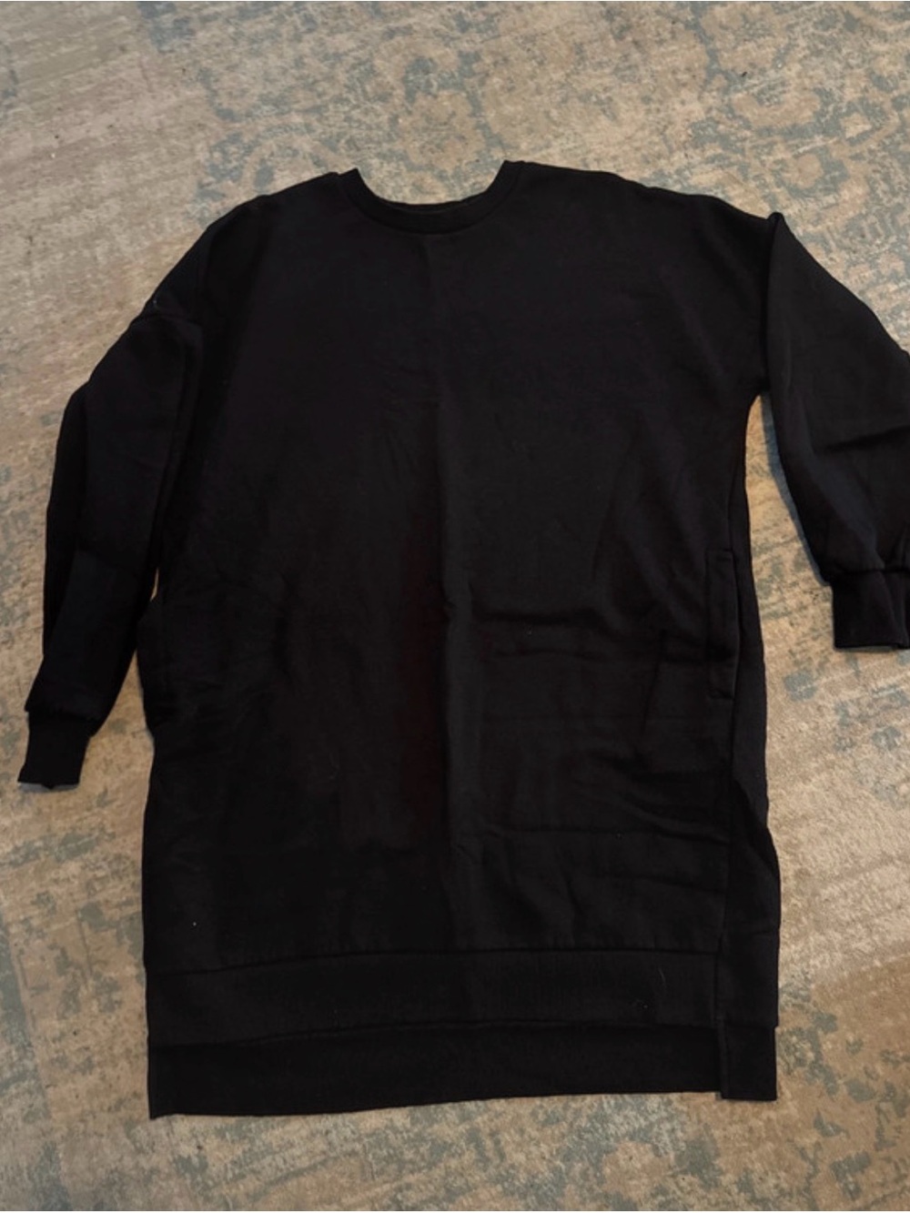 Zenana Outfitters Black Crewneck Pullover